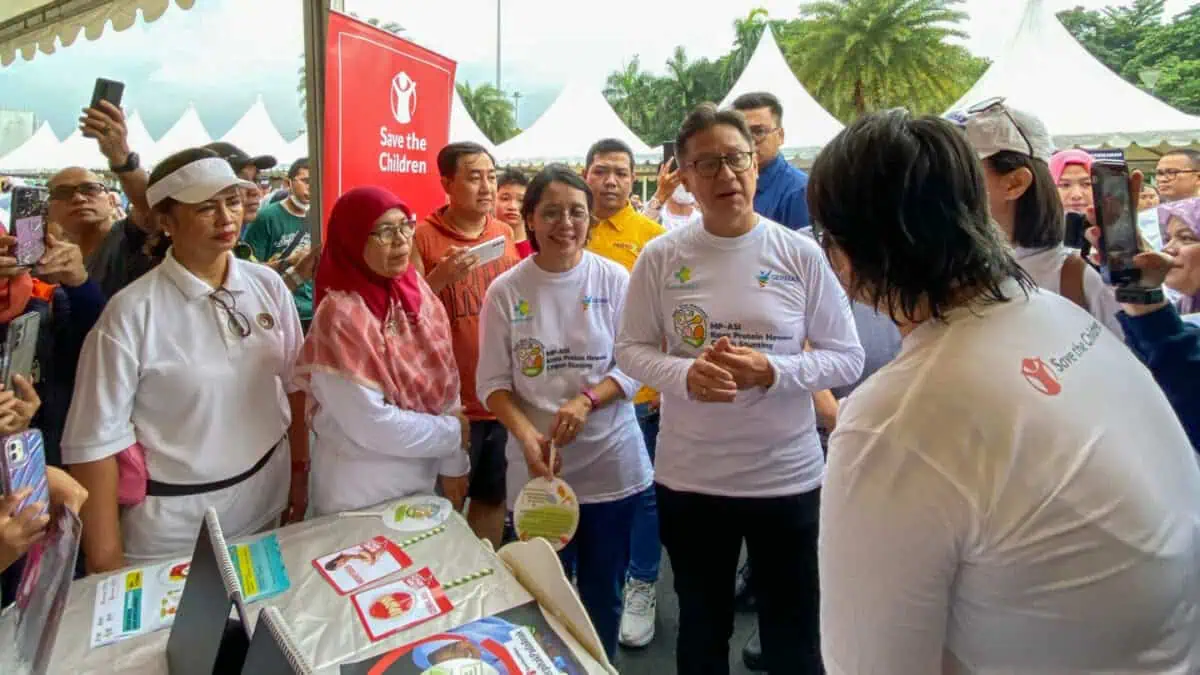 Hari Gizi Nasional, Kemenkes Budi G Sadikin Kunjungi Booth Save the Children