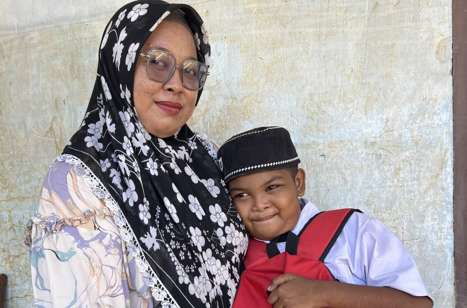 Pemulihan Pendidikan di SLB Pascabencana: Kisah Azam Kembali Belajar