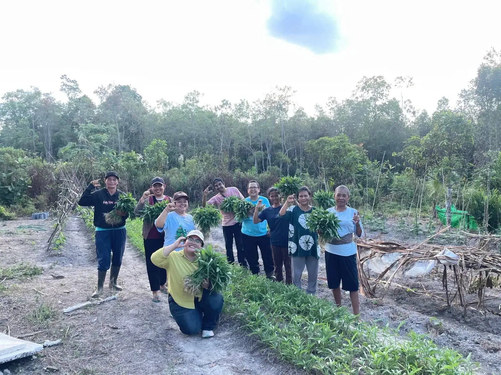Perempuan dalam Ketahanan Pangan Komunitas: Kristina dan Kebun Sayur Bersama di Ketapang